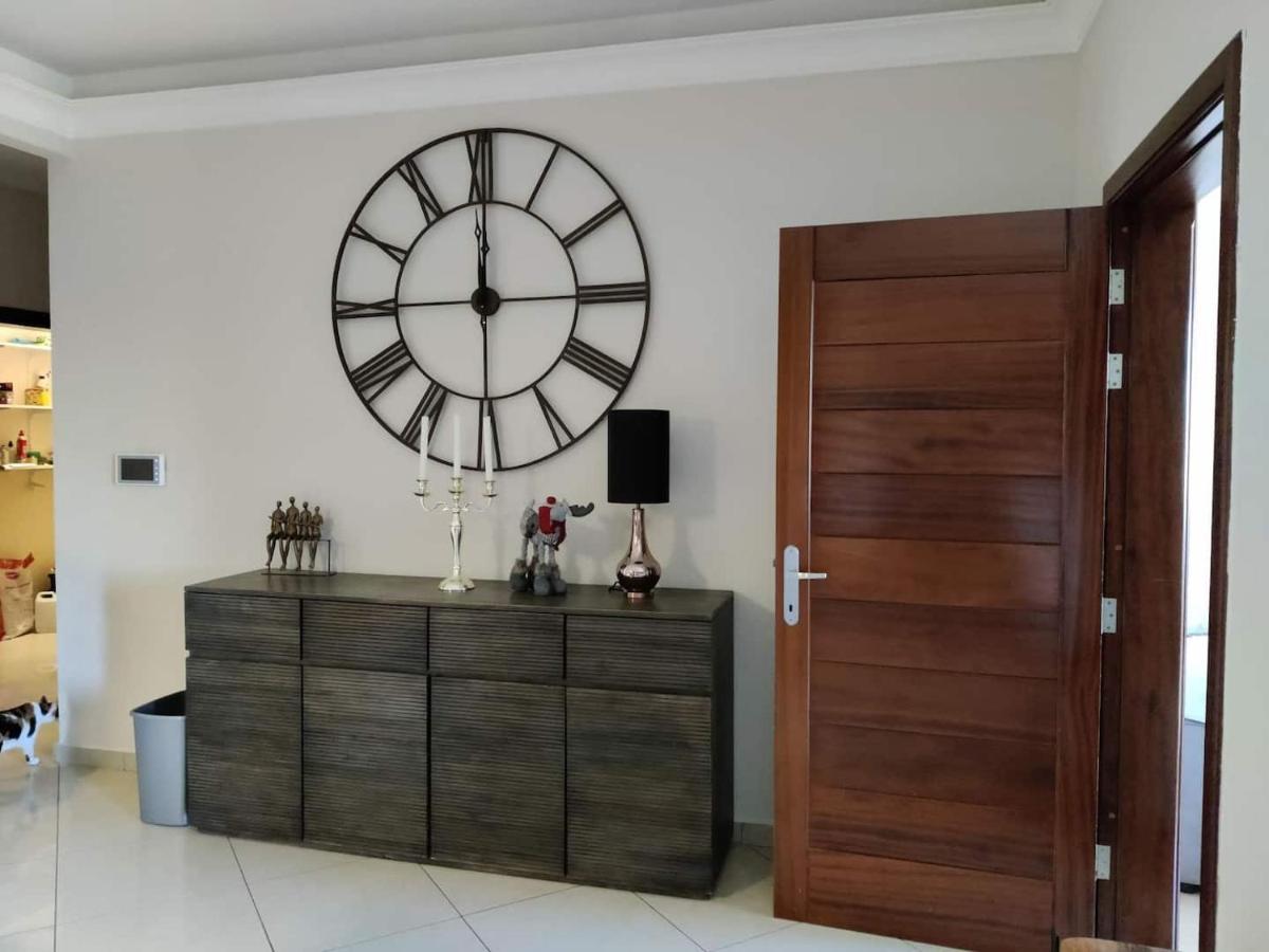 Cosy Designer Finished Apartment With Unobstructed Views Сейнт Полс Бей Екстериор снимка